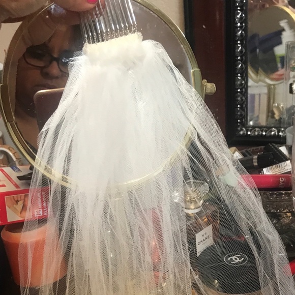 FOR SALE  swarovski bridal hair comb with vail - Picture 3 of 3